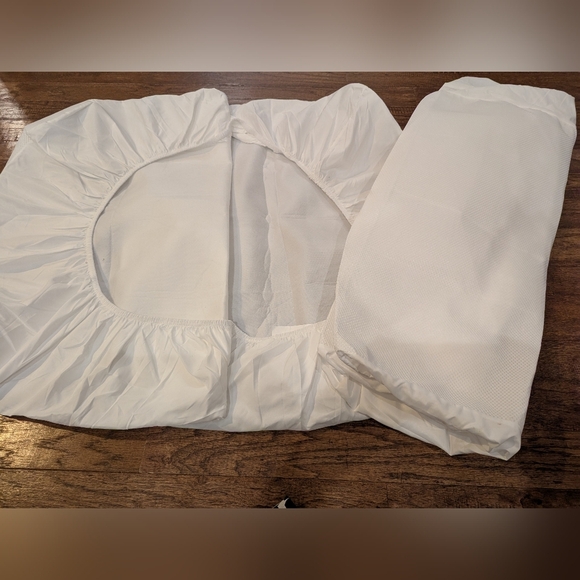 Crib Mattress protectors Includes 2 white, 70x132 cm (27 1/2x52") - Picture 13 of 13